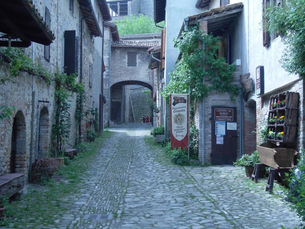 Torrechiara La Locanda Del Borgo المظهر الخارجي الصورة